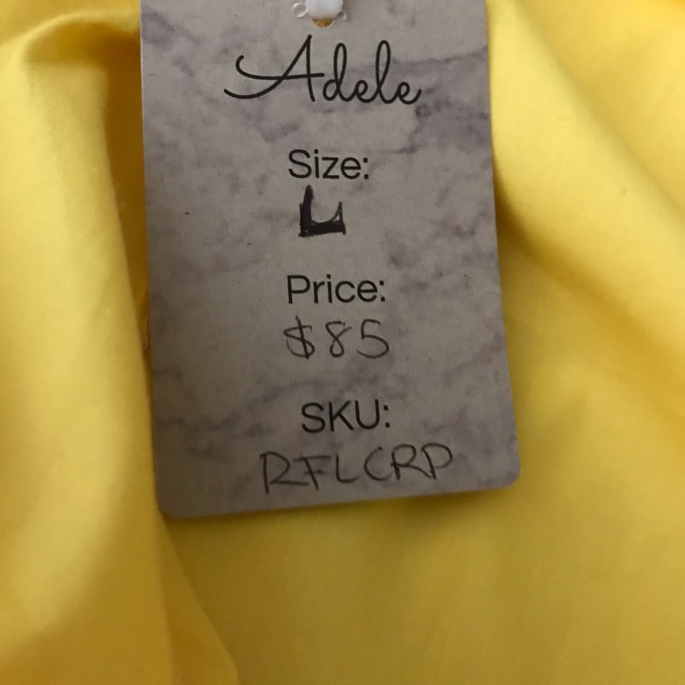 Cool Yellow Ruffle Top 💛 - Picture 6 of 7